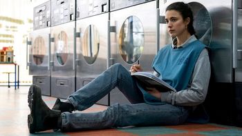 Netflix tiene una miniserie de apenas 10 episodios con la actriz de La sustancia que la rompe como protagonista que te va a encantar de principio a fin. Netflix tiene una miniserie de apenas 10 episodios con la actriz de La sustancia que la rompe como protagonista que te va a encantar de principio a fin.