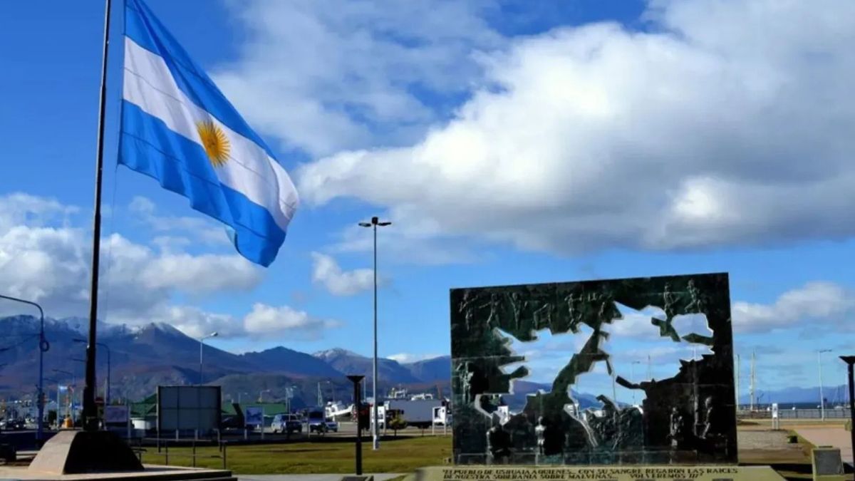 Malvinas fue y es territorio argentino, ocupado por la fuerza por Gran Bretaña en 1833. La soberanía se sigue reclamando a casi 200 años con memoria e historia.