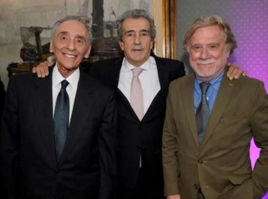 Héctor Magnetto, CEO del Grupo Clarín, junto a Ricardo Kirschbaum y Ricardo Roa.