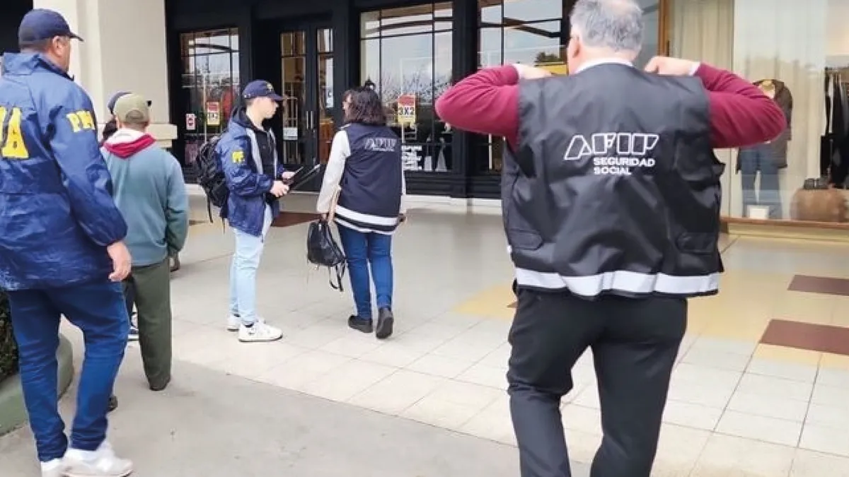 Aquel día famoso en Grupo Clarín. Aquel día famoso en Grupo Clarín.