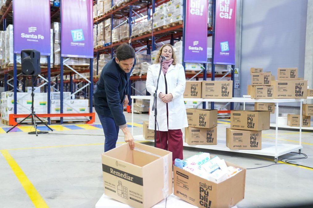 El Gobierno de Santa Fe inició el reparto de medicamentos a centros de salud y hospitales de toda la Provincia.