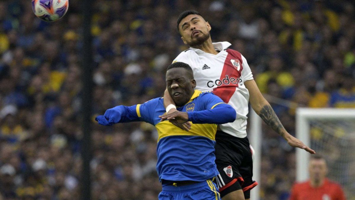 Ambos podrían cruzarse a partir de octavos de final en el Mundial de Clubes, algo que se trasnformaría en el Boca-River más importante de la historia. Ambos podrían cruzarse a partir de octavos de final en el Mundial de Clubes, algo que se trasnformaría en el Boca-River más importante de la historia.