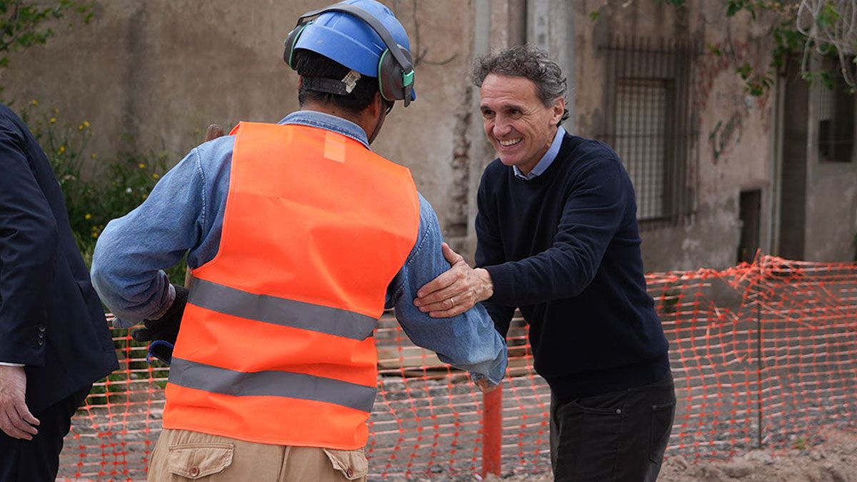 Gabriel Katopodis y el intendente de Bahía Blanca, Federico Susbielles, presenciaron la demolición del Puente Don Bosco. Gabriel Katopodis y el intendente de Bahía Blanca, Federico Susbielles, presenciaron la demolición del Puente Don Bosco.