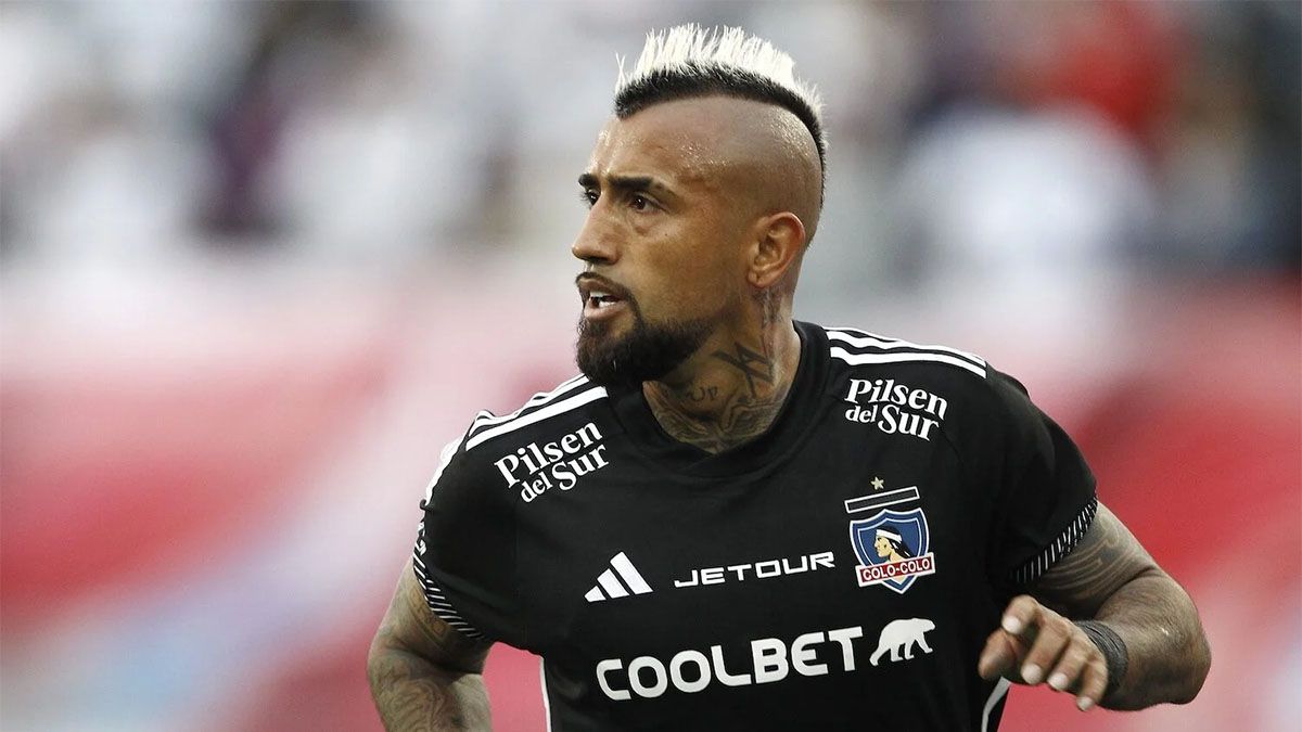 Arturo Vidal protagonizó otro escándalo en un local nocturno tras la goleada de Colo Colo ante Deportes Iquique 3-0 y fue denunciado por agresión sexual. Arturo Vidal protagonizó otro escándalo en un local nocturno tras la goleada de Colo Colo ante Deportes Iquique 3-0 y fue denunciado por agresión sexual.