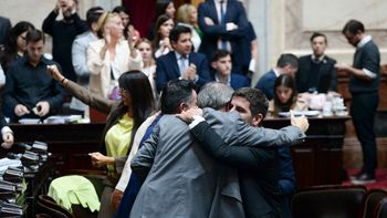 El escrache político se creció tras la media sanción de la Ley de Bases en Diputados. El escrache político se creció tras la media sanción de la Ley de Bases en Diputados.
