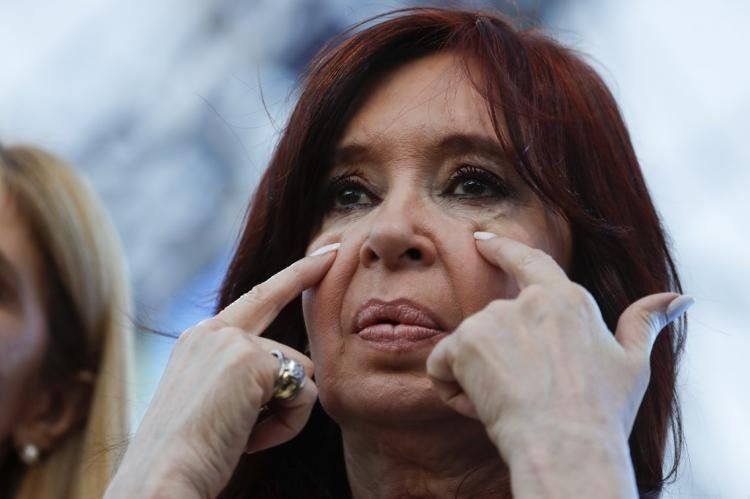 CFK cuestionó, con sorna, a los medios La Nación e Infobae.