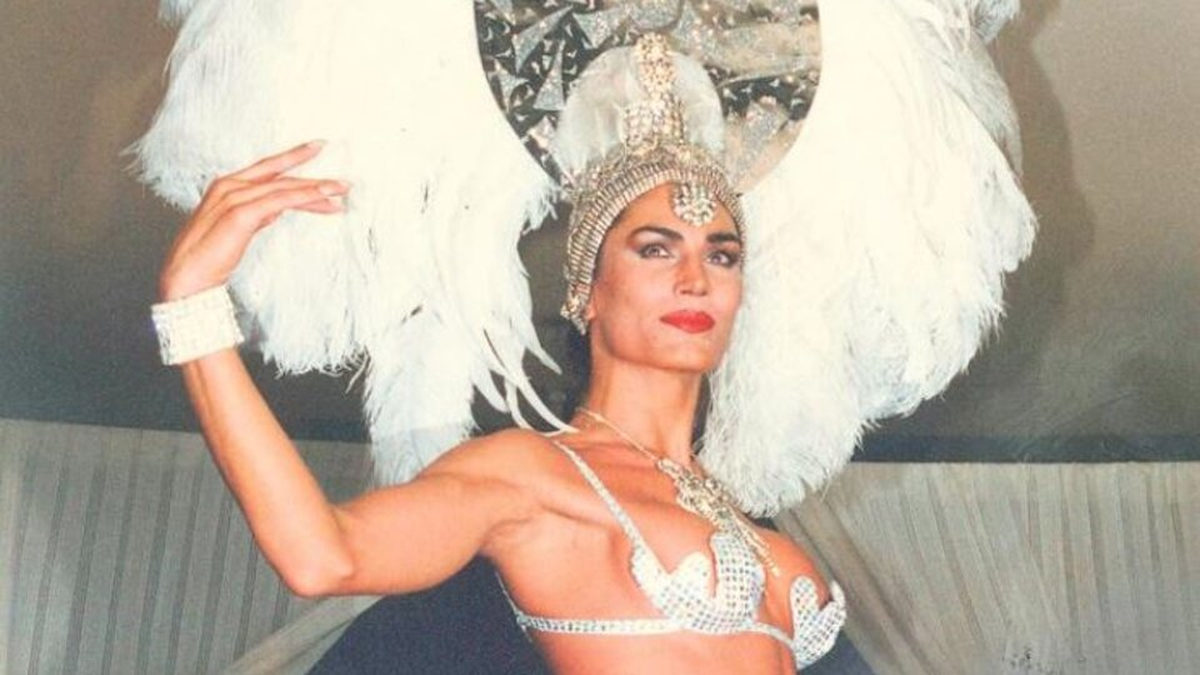 Se volvió famosa en todo el país después de debutar como la primera vedette trans de Argentina en el Teatro Maipo. Alcanzó gran popularidad a lo largo de la década. Se volvió famosa en todo el país después de debutar como la primera vedette trans de Argentina en el Teatro Maipo. Alcanzó gran popularidad a lo largo de la década.