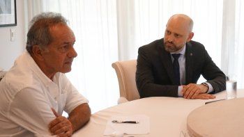El ministro de Desarrollo Productivo de Santa Fe se reunió con Scioli, el embajador argentino en Brasil. El ministro de Desarrollo Productivo de Santa Fe se reunió con Scioli, el embajador argentino en Brasil.