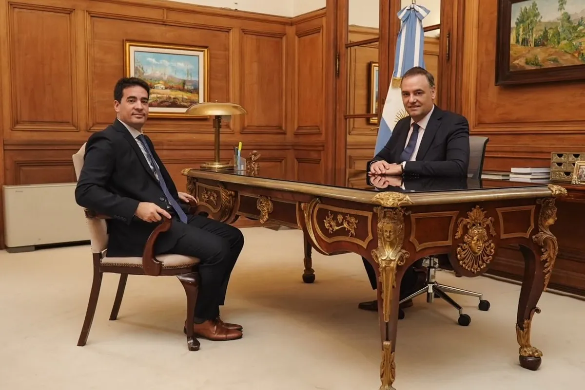 Adrián Ravier junto con Adorni en la Casa Rosada. Adrián Ravier junto con Adorni en la Casa Rosada.