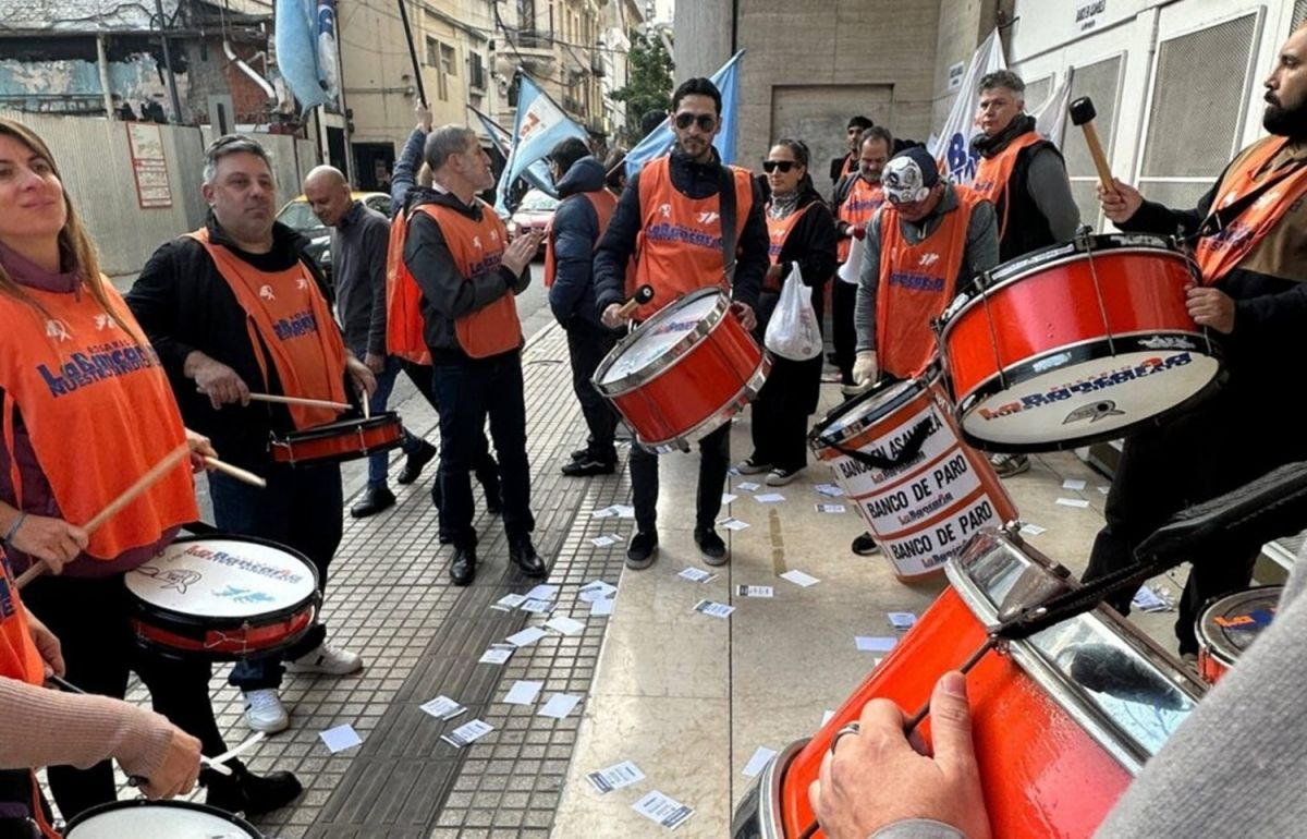 Conflicto en puerta.