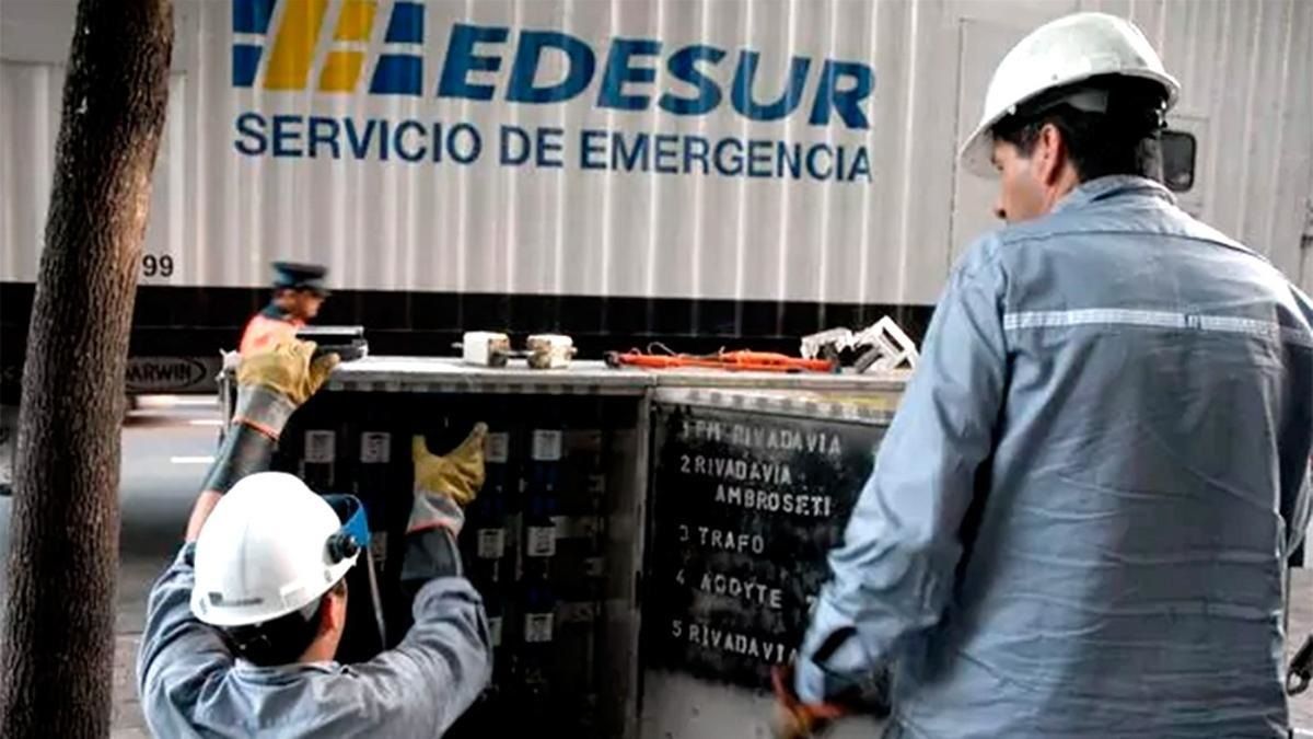 Edesur trabaja para reponer los servicios a pesar de las altas temperaturas