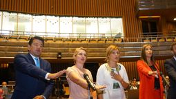 Norma Sawicz eligió para el día de su asunción una remera con la bandera del Reino Unido.