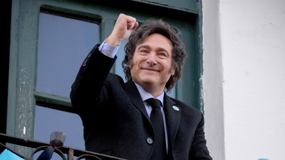 Javier Milei y Yuyito González más cerca que nunca. Javier Milei y Yuyito González más cerca que nunca.