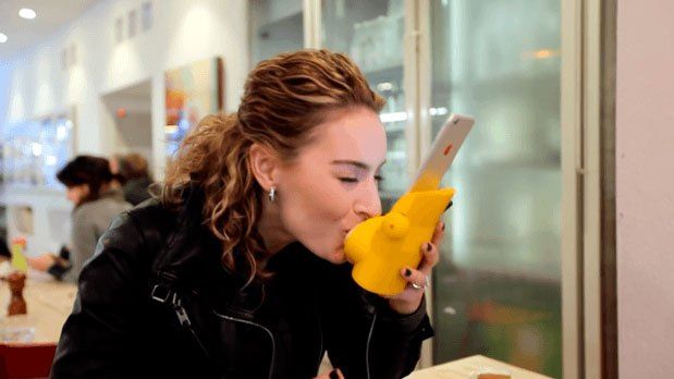 Kissenger es la nueva app que permite transmitir besos a la distancia. Una gran solución para las parejas que se encuentran lejos.