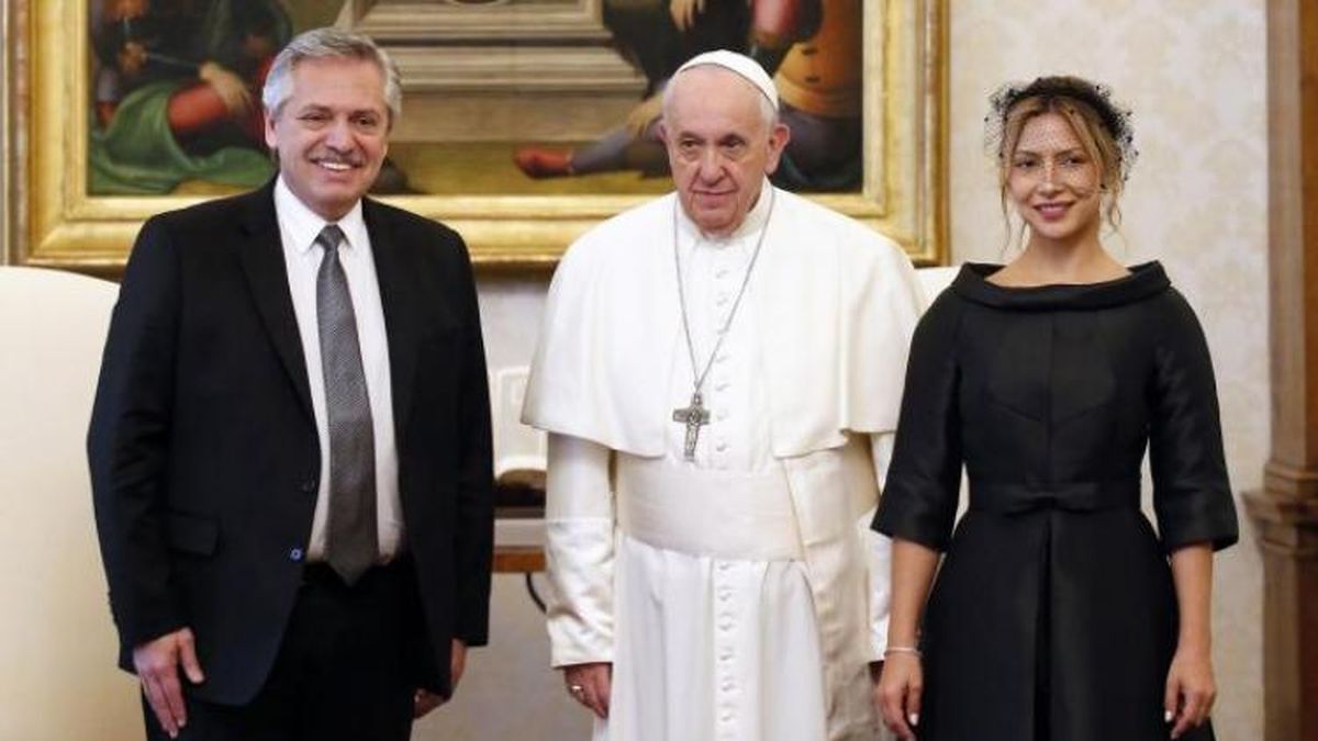 Para el Papa Francisco, Alberto F ya está KO como Macri y le habría quitado su apoyo