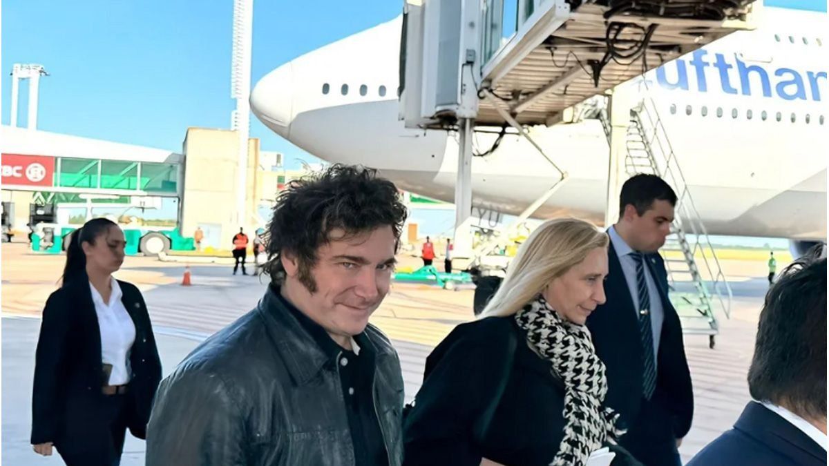Javier Milei emprendió esta tarde el viaje a Europa, para su gira internacional.