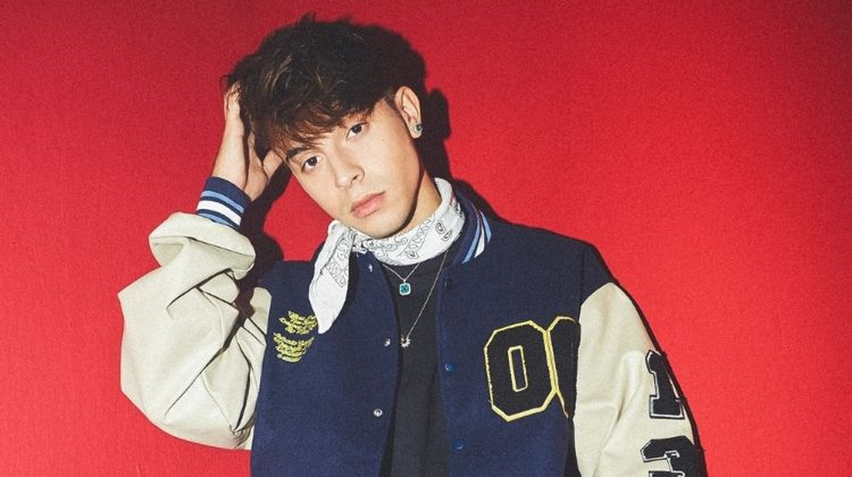 Con 24 años y una larga carrera por delante, Rusherking se prepara para seguir cautivando a sus fans con más música y nuevo proyectos. Con 24 años y una larga carrera por delante, Rusherking se prepara para seguir cautivando a sus fans con más música y nuevo proyectos.