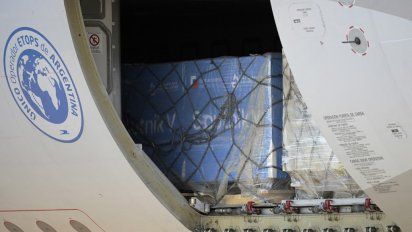 Oficialismo celebra llegada récord de Sputnik V pero se acelera un debate clave