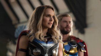 Natalie Portman como Jane Foster Natalie Portman como Jane Foster