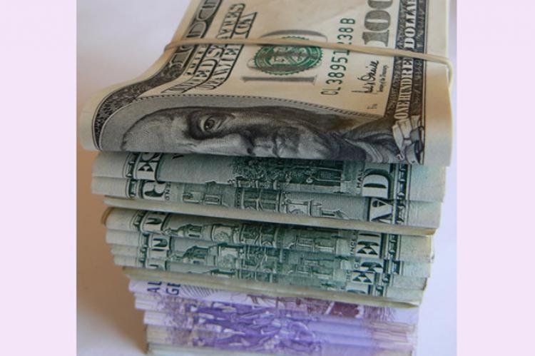 El peso argentino, papel pintado.