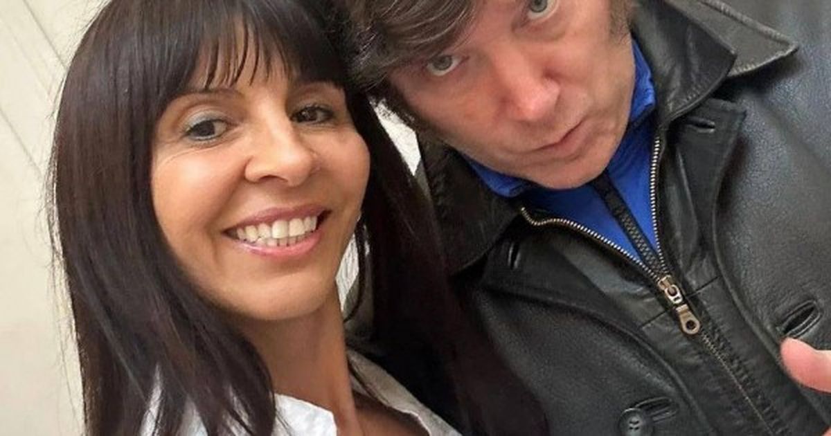 Lorena Villaverde junto a Javier Milei.