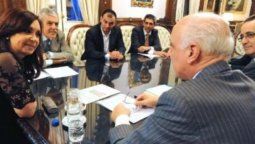 altText(El gobierno, con maniobras de presión, logró que Pan American Energy invierta)}