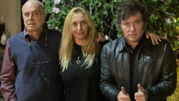 Javier Milei junto a su hermana, Karina, y el economista Carlos Rodríguez. Javier Milei junto a su hermana, Karina, y el economista Carlos Rodríguez.