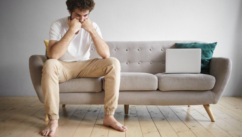 Esto que haces al estar sentado aumenta el riesgo de demencia