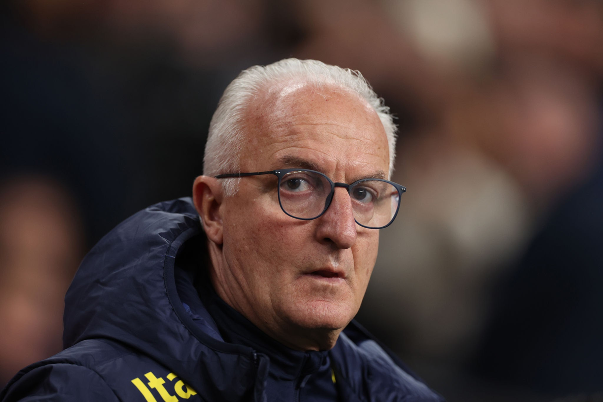 Mal augurio para Brasil en Copa América: Dorival apeló a un -lógico- recambio generacional pero la lista la festejan Argentina y Uruguay. Mal augurio para Brasil en Copa América: Dorival apeló a un -lógico- recambio generacional pero la lista la festejan Argentina y Uruguay.