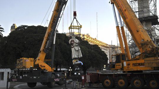 Cristóbal Colon terminó mudado frente al aeroparque porteño