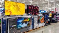 Supermercados liquidan TVs 4K y estalla la guerra de compras Supermercados liquidan TVs 4K y estalla la guerra de compras