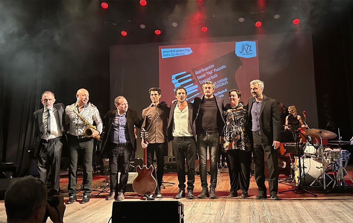 Los músicos en San Nicolás recordando a Bill Evans. Los músicos en San Nicolás recordando a Bill Evans.