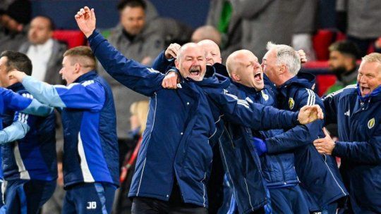 Steve Clarke y su festejo por la clasificación al Mundial 2026 con Escocia. Steve Clarke y su festejo por la clasificación al Mundial 2026 con Escocia.