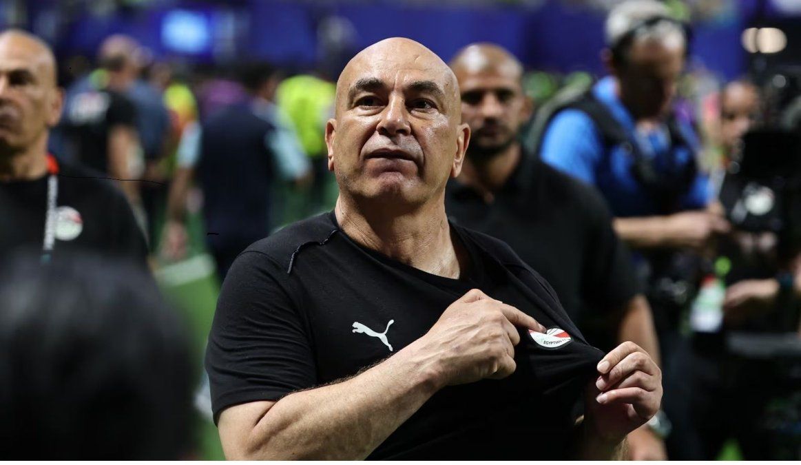 Incendiario Hossam Hassan, DT egipcio.