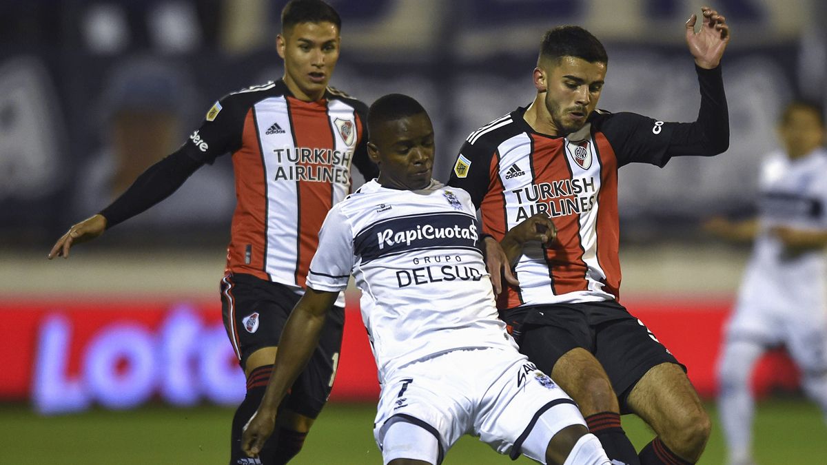 River y Gimnasia siguen empatando 1-1 en el Bosque