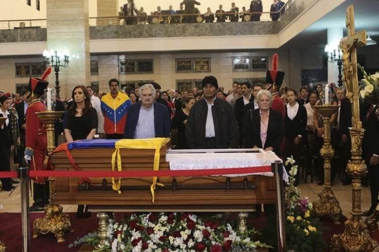 Cristina Fernández twiteó y justificó su exabrupta partida de Venezuela este jueves 7/03