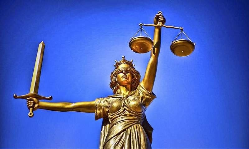 La Justicia tan famosa... en bronce.
