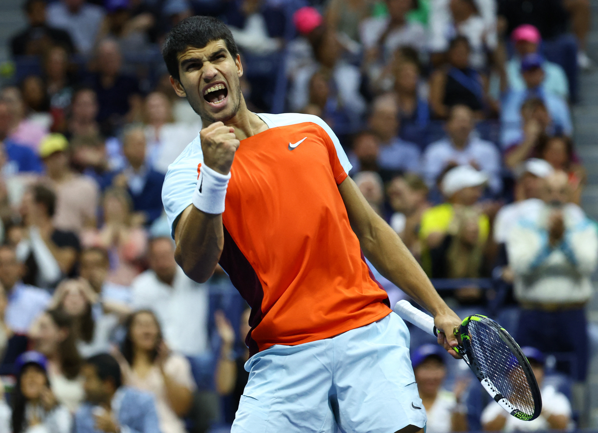 Carlos Alcaraz venció a Casper Rudd, alcanzó a un récord histórico y levantó el US Open.