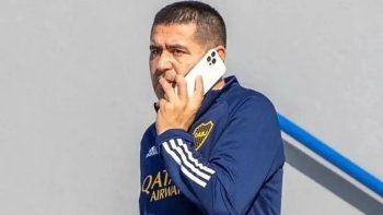 Riquelme levanta el teléfono y quiere su primer refuerzo para su Boca 2025 Riquelme levanta el teléfono y quiere su primer refuerzo para su Boca 2025