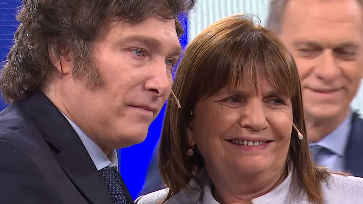 Abrazo de Milei y Bullrich anoche, en el piso de TN (Foto NA). Abrazo de Milei y Bullrich anoche, en el piso de TN (Foto NA).