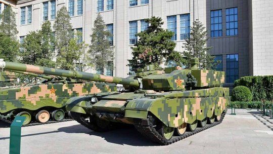 China y su exhibición armamentística. China y su exhibición armamentística.