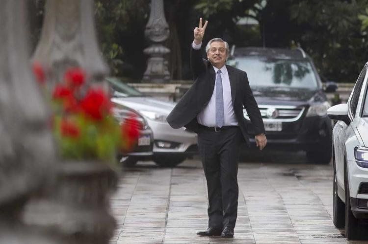 alberto fernandez casa rosada.jpg
