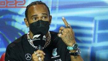 Lewis Hamilton estalló contra la FIA por sus joyas. Lewis Hamilton estalló contra la FIA por sus joyas.