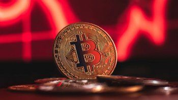 en un solo dia: bitcoin cae 5% y liquida us$ 750 millones en un solo dia: bitcoin cae 5% y liquida us$ 750 millones