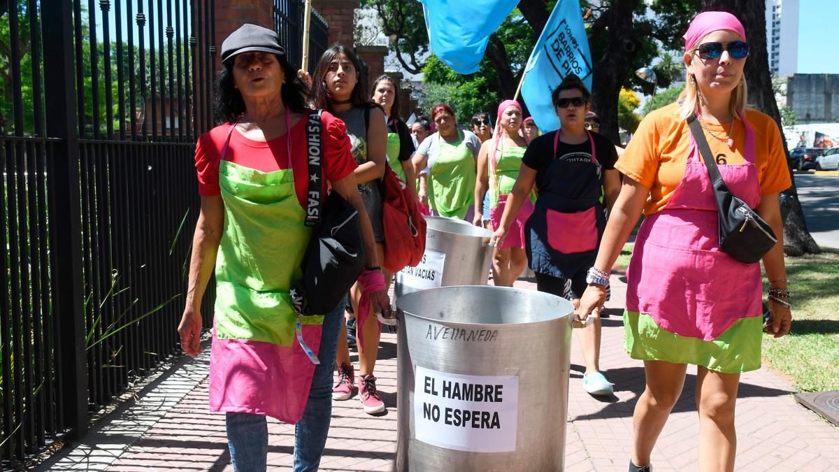 La última protesta de Somos Barrios de Pie en la Quinta Presidencial de Olivos antes del paro nacional de la CGT. No hubo corte de calle. Ahora harán una vigilia con acampe. La última protesta de Somos Barrios de Pie en la Quinta Presidencial de Olivos antes del paro nacional de la CGT. No hubo corte de calle. Ahora harán una vigilia con acampe.