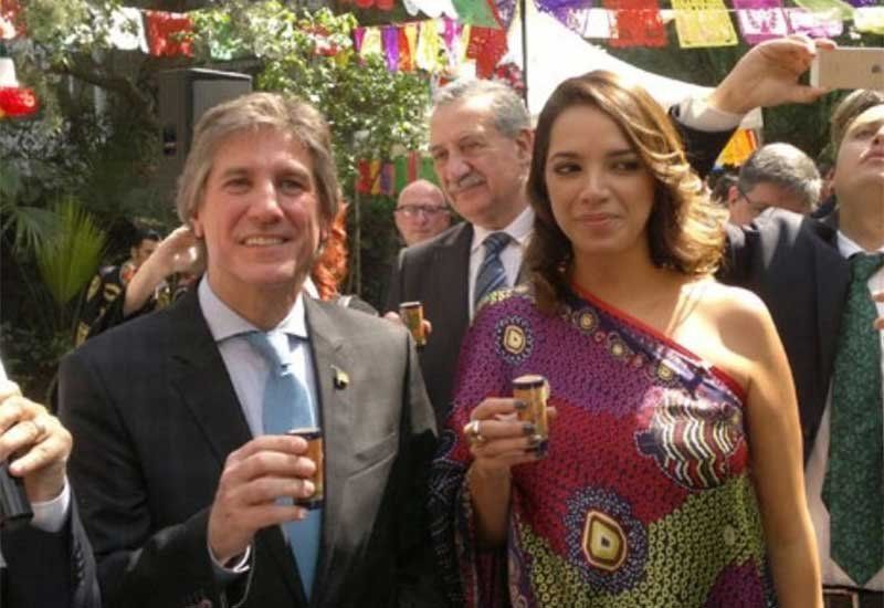 Boudou y su pareja, Mónica de la Fuente García en una foto en México.