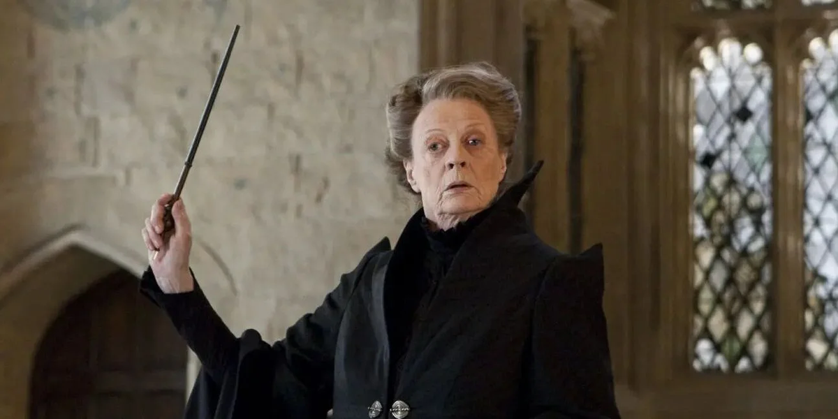 Su papel más importante para millones alrededor del mundo es el de Minerva McGonagall, profesora del Colegio Hogwarts de Magia y Hechicería en el mundo de Harry Potter. Su papel más importante para millones alrededor del mundo es el de Minerva McGonagall, profesora del Colegio Hogwarts de Magia y Hechicería en el mundo de Harry Potter.