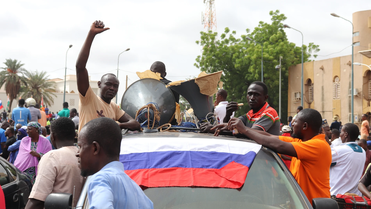 En Níger, miles de personas volverán a a manifestarse en apoyo a la junta militar y en rechazo a la presencia occidental en África. En Níger, miles de personas volverán a a manifestarse en apoyo a la junta militar y en rechazo a la presencia occidental en África.