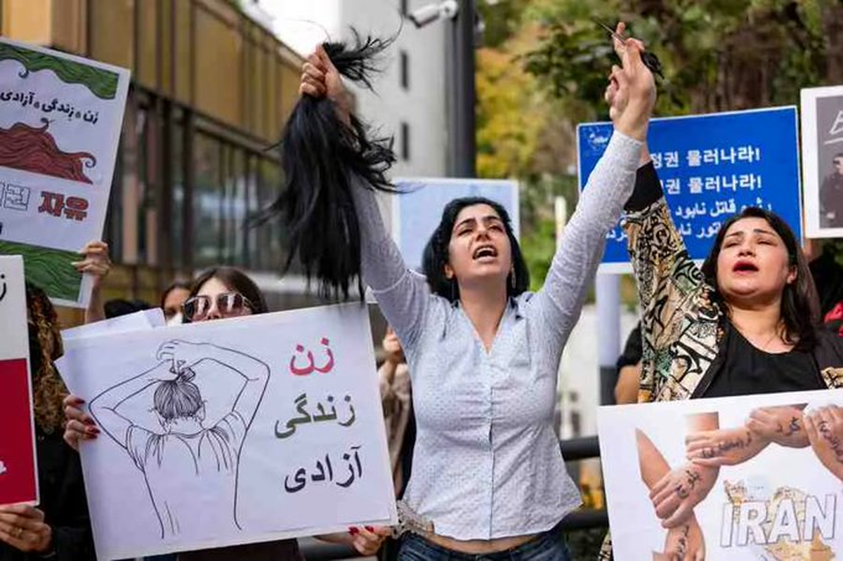 Mujeres en las calles de Irán el viernes 09/01/2026. Llega la 2da. ola de protestas. Mujeres en las calles de Irán el viernes 09/01/2026. Llega la 2da. ola de protestas.