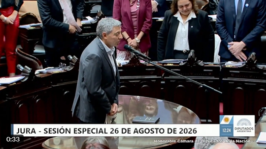 Hay un nuevo diputado de la Izquierda y su insólita jura ya es viral en redes: Por quienes juró